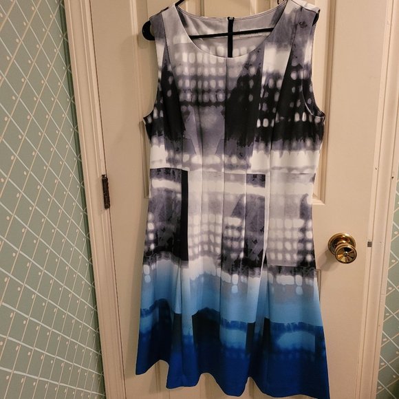 Calvin Klein Dresses & Skirts - Calvin Klein contemporary design flare dress